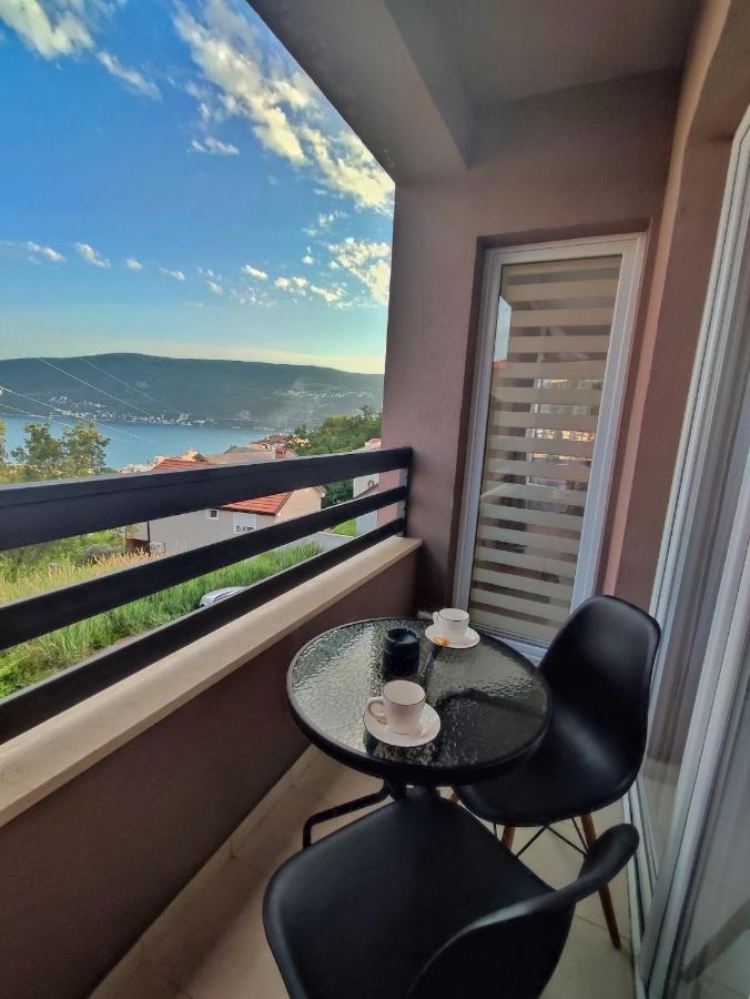 Elena Apartment Херцег Нови Екстериор снимка