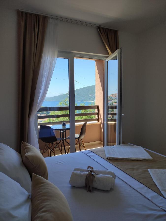 Elena Apartment Херцег Нови Екстериор снимка